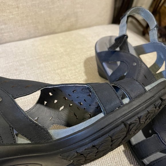 MERRELL "Veranda" Wedge Ankle Strap Sandal, Black Leather - 10 - Picture 12 of 14